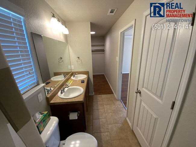 Building Photo - 3225 Miracle Heights Ct