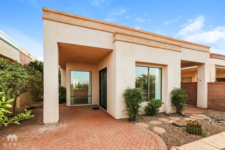Building Photo - 1606 W Calle Del Ducado