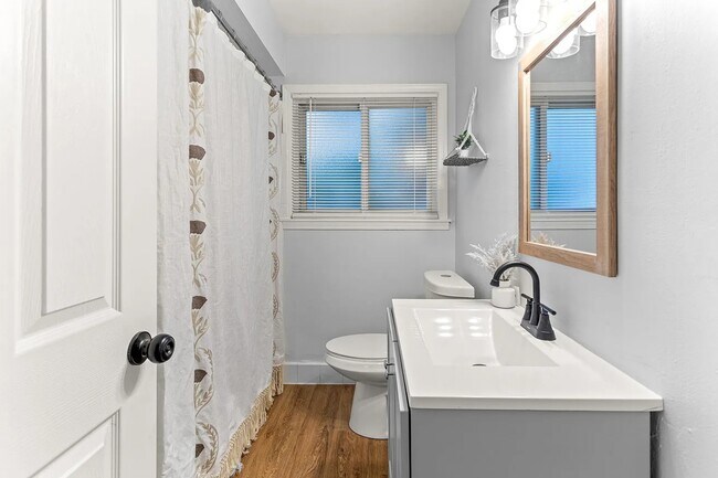 Building Photo - 33151 Florence St