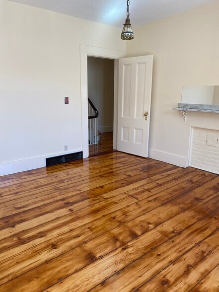 BR 1 - 200 Norfolk St