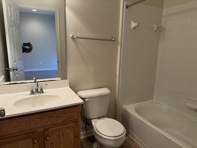 Building Photo - Liberty Crossing