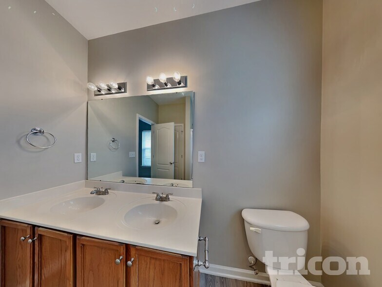Building Photo - 110 Newport Dr