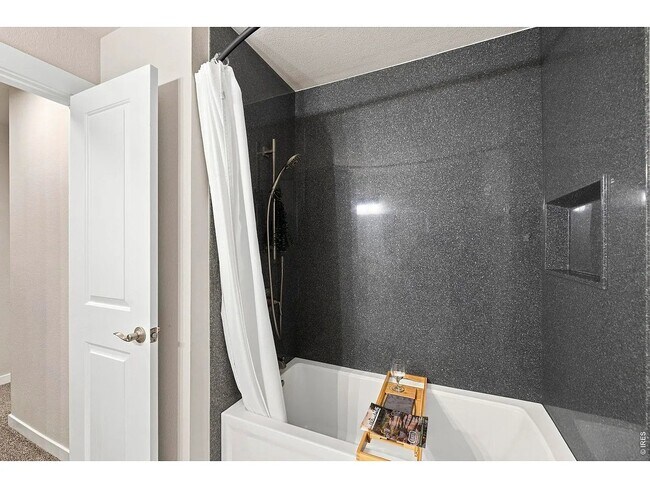 Building Photo - 2431 Sunstone Dr
