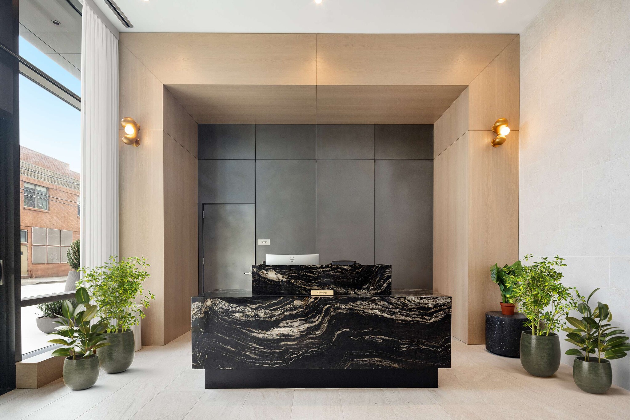 Building Photo - 425 Summit Ave