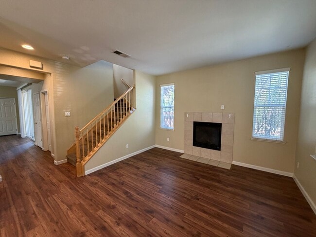 Building Photo - 6732 S Gaja