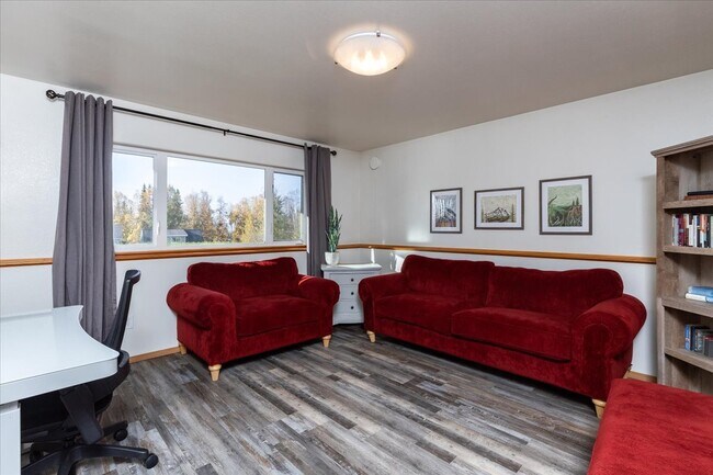 Downstairs Living Room - 310 Tipperary Ct