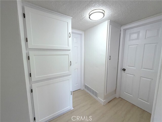 Building Photo - 11523 Menlo Ave