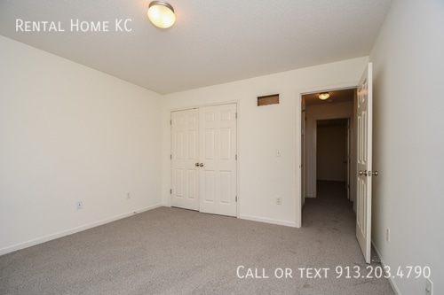 Building Photo - 5905 Brittany St