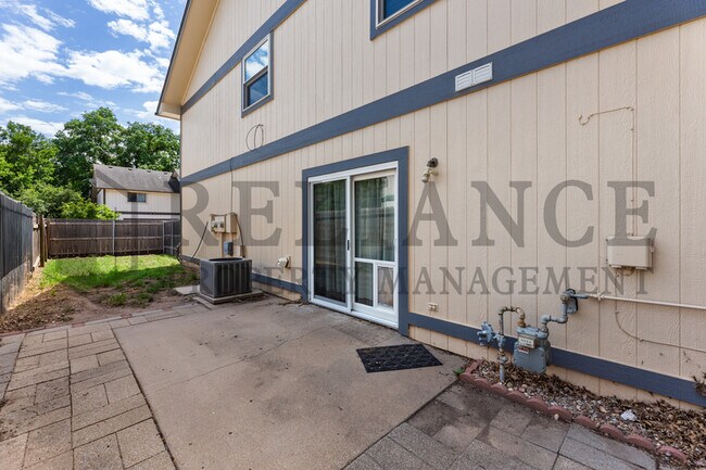 Building Photo - 1111 E Redwood Rd
