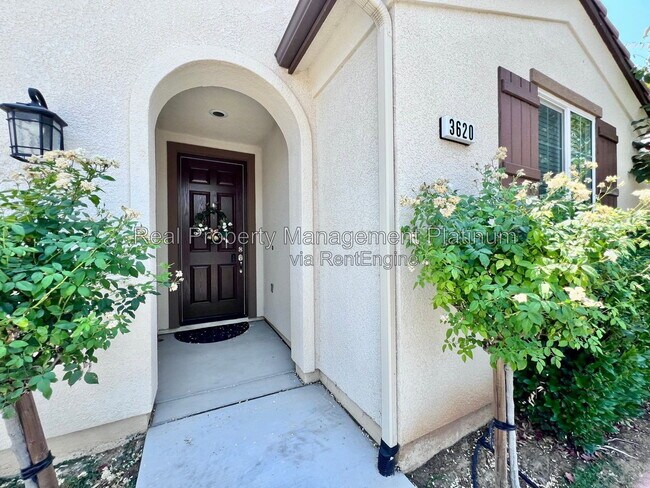 Building Photo - 3620 Griffith Ave