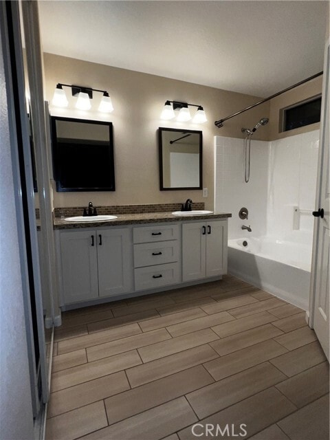 Building Photo - 12 Campamento