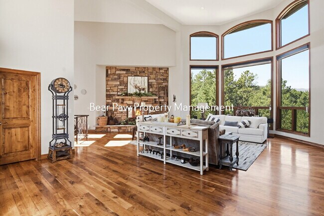 Building Photo - "Spacious 6-Bedroom Retreat with 7 Luxurious Bathrooms off Upper Bear Creek!"