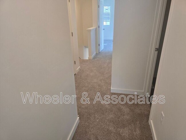 Building Photo - 444 W 1080 S