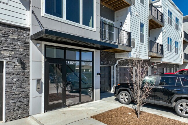 Building Photo - The Parker CLO