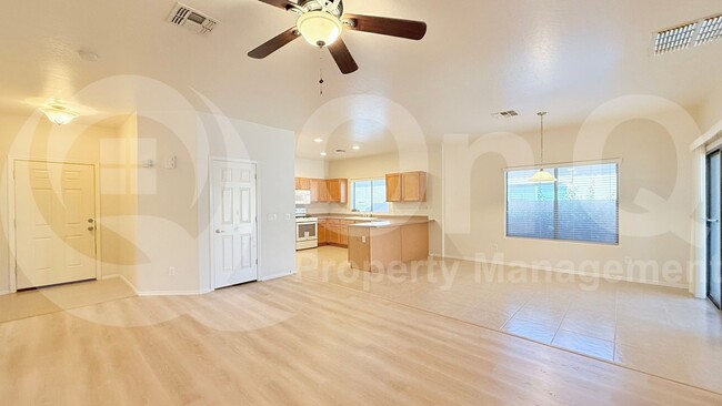 Building Photo - 2516 W Amber Sun Dr