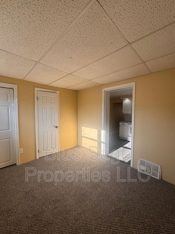 Building Photo - 1024 Broad St