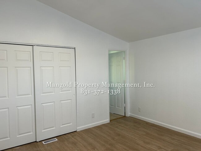 Building Photo - Spacious 3-Bedroom 2-Bath Home  with Fireplace, Fenced Yard, and Attached Garage