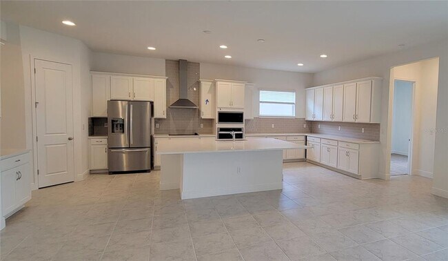 Building Photo - 15142 Lake Bessie Loop