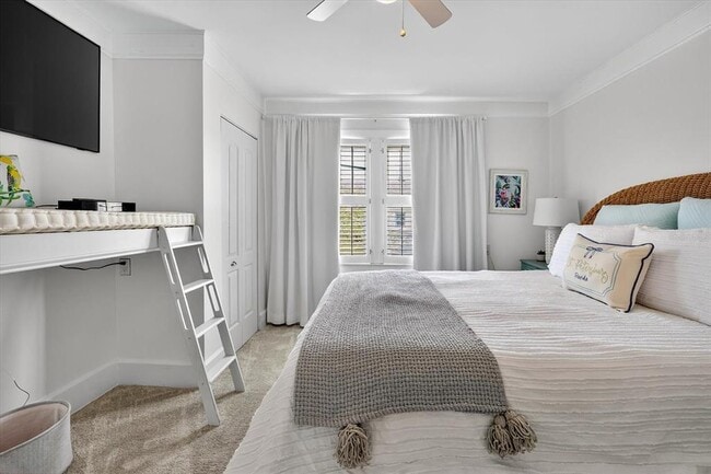 Building Photo - 235 10th Ave NE