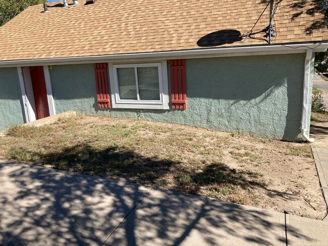Building Photo - Studio Cottage