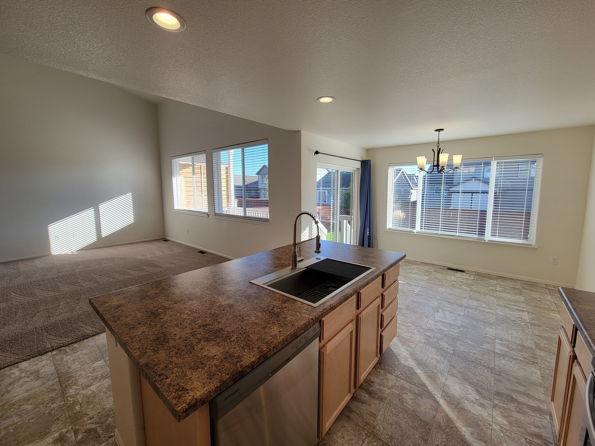 Building Photo - 2067 Moon Rise Dr