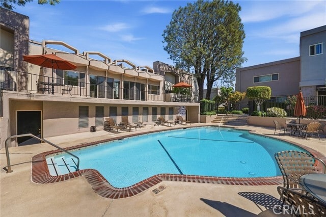 Building Photo - 523 Fairview Ave