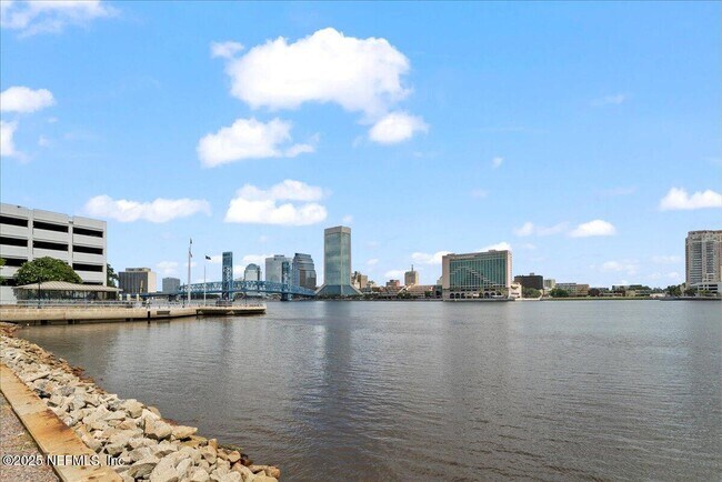 Building Photo - 1431 Riverplace Blvd