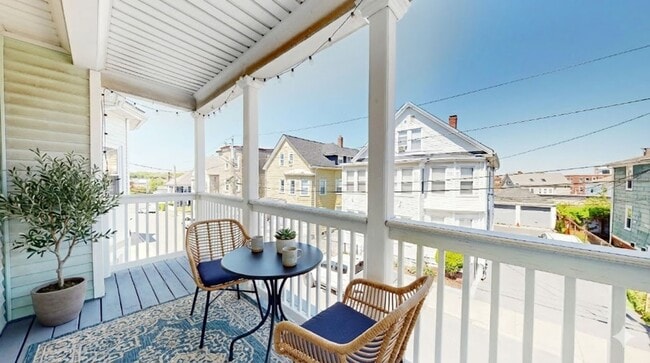 Building Photo - Beautiful 3 Bed with Parking in Salem