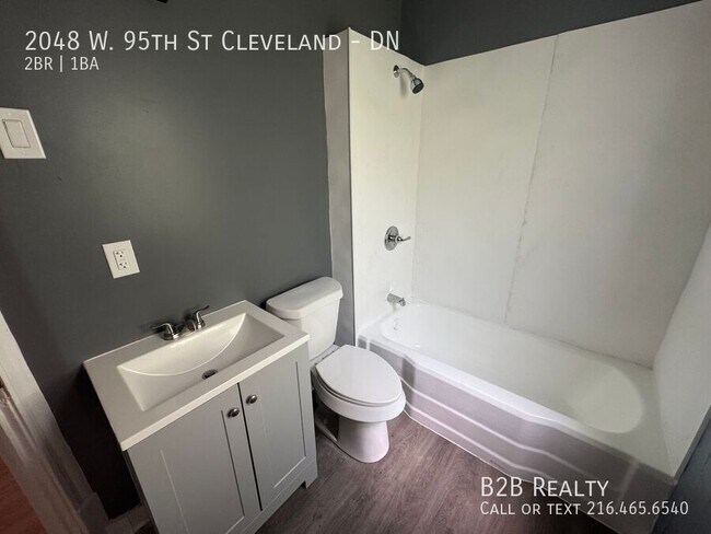 Building Photo - 2048 W 95th St