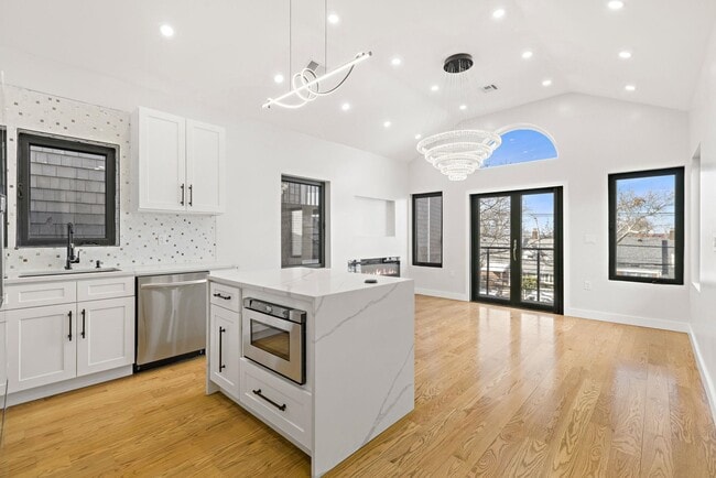 Building Photo - 482 John F. Kennedy Blvd