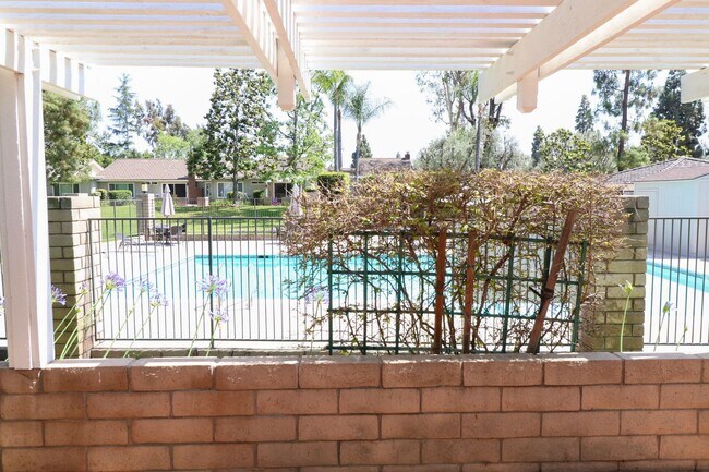Building Photo - 1050 Pacifica Dr