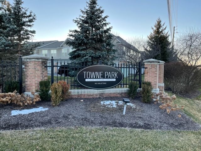 Towne Park - Luxury Townhome Community - 2251 Colfax Ln