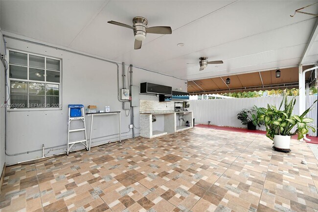 Building Photo - 451 E 37th St