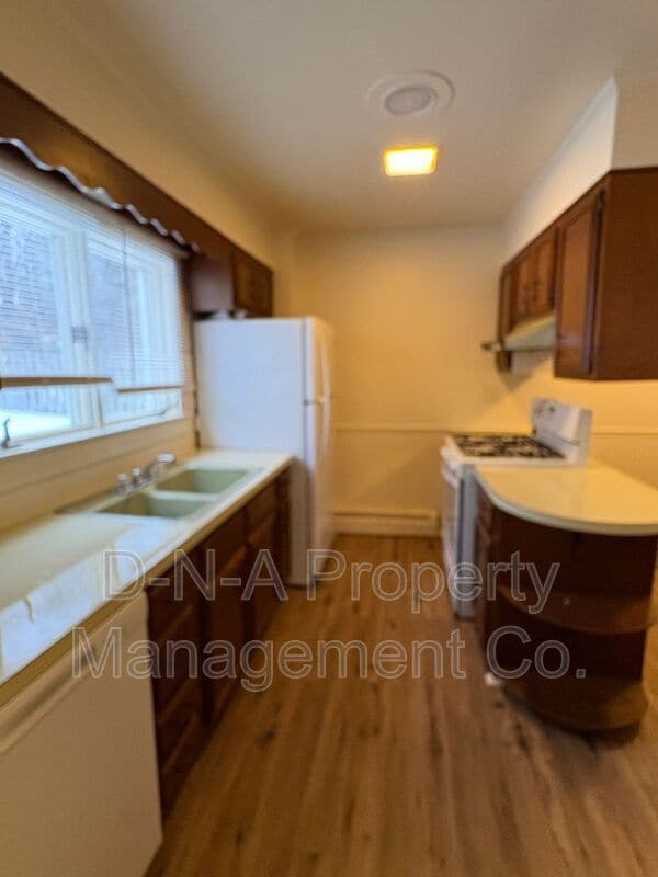 Building Photo - 622 Scott St