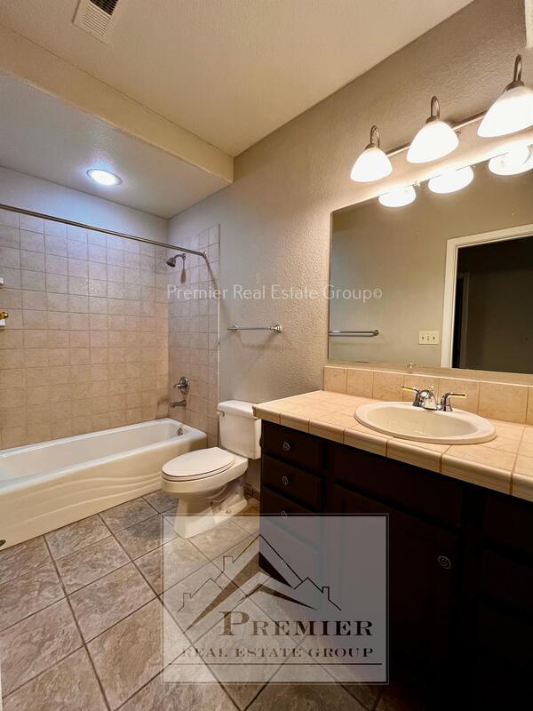 Building Photo - 240 Haversham Dr