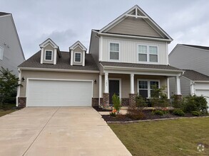 Building Photo - 4BR 2.5Bath Beauty in High Point