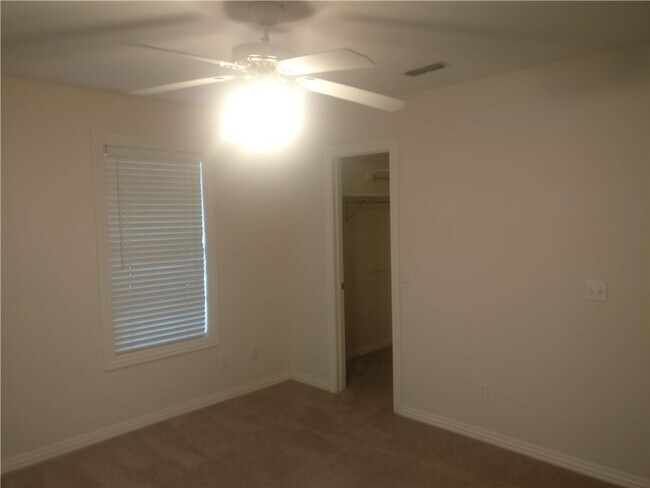 Building Photo - 2030 N Hailey Dr