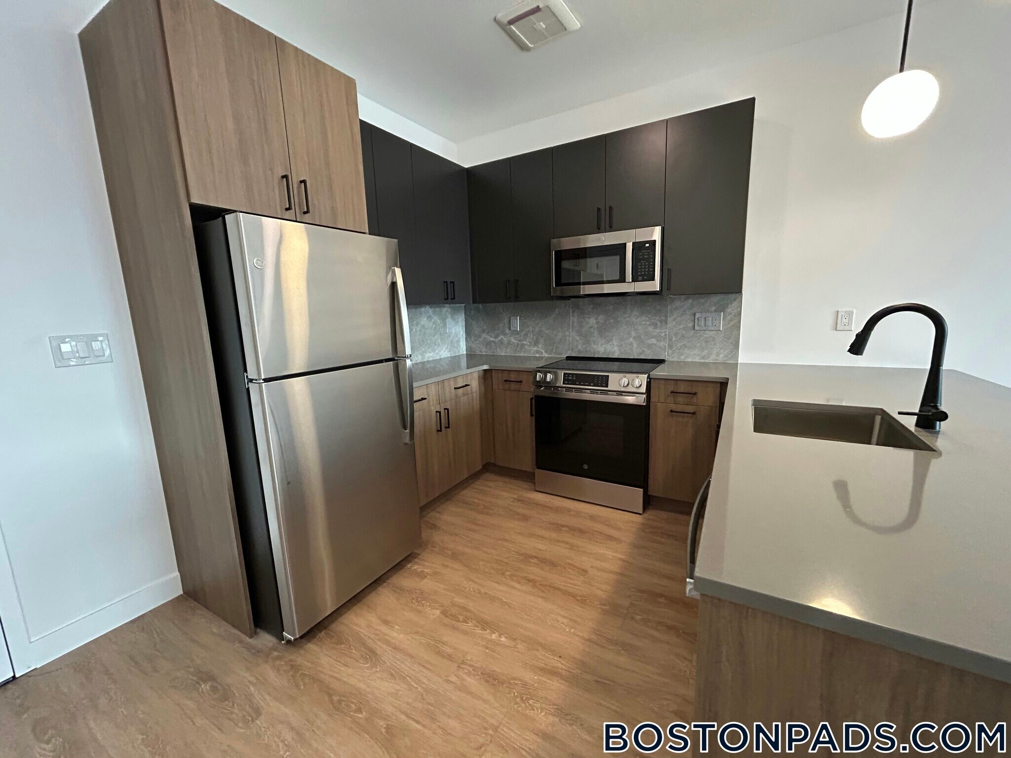 Building Photo - 199 Gardner St