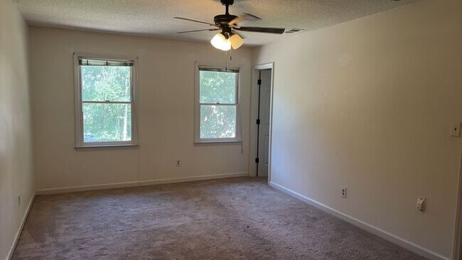 Building Photo - TR Lawing Realty Property