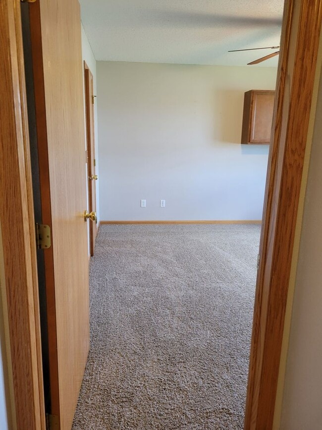 Building Photo - 3 Bedroom Twin Home