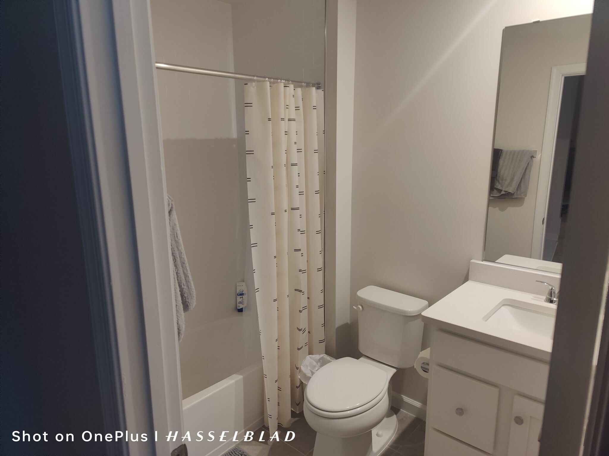 Building Photo - 3418 Chester Aly