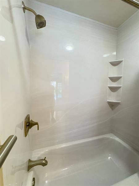 Building Photo - 902 NE 34th St