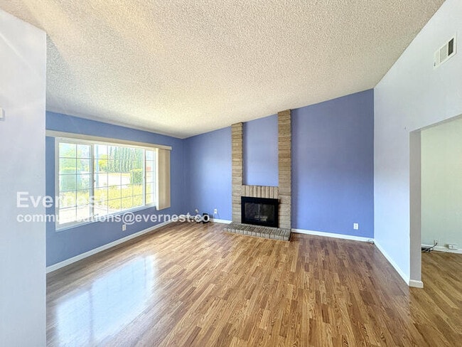 Building Photo - 300 Hannigan Wy
