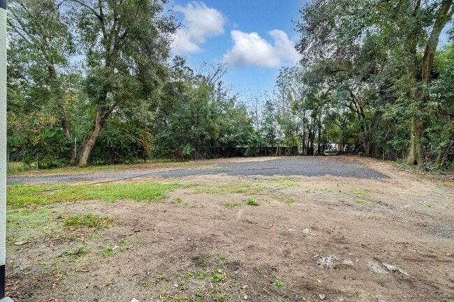 Building Photo - 5838 Sage Dr