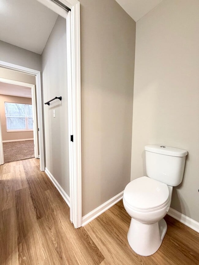 Building Photo - 511 Glenstone Springs Dr