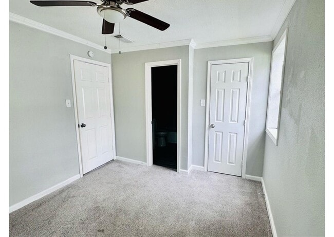 Building Photo - 4914 Kelso St