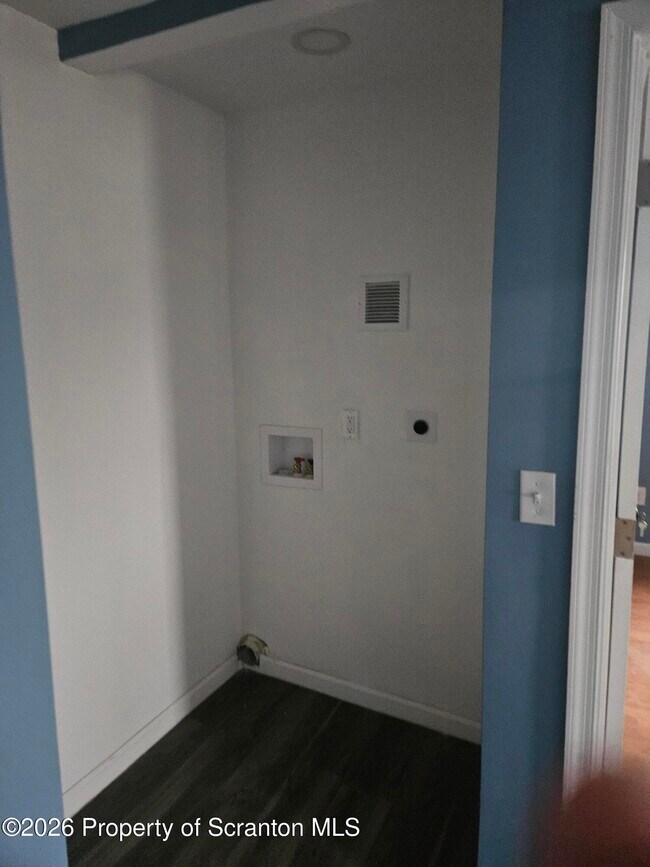 Building Photo - 335 Phelps St