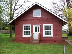 Building Photo - STATUS: AVAILABLE | R25 | $1395