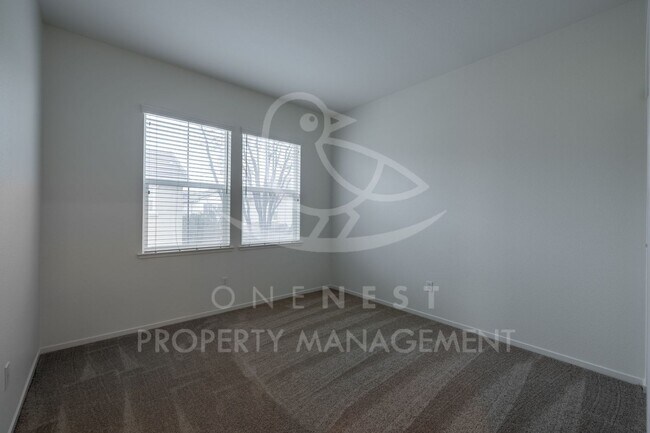 Building Photo - Spacious 3-Bedroom Home in Gated Lincoln Crossing Community