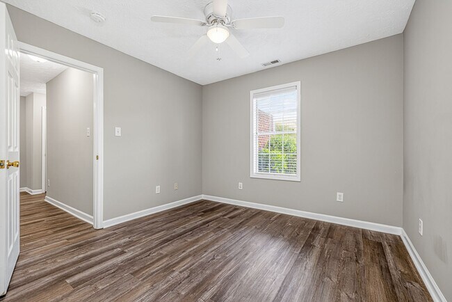 Building Photo - 342 Bubble Creek Ct